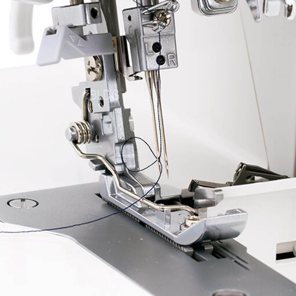 Juki Overlock MO-1000 mit Lufteinfädlung